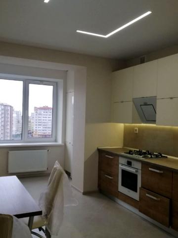 Дмитра Іващенка вул., 1а