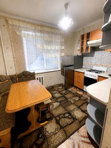 Добровольців пров., 6