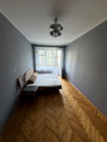 Дунайська вул., 32