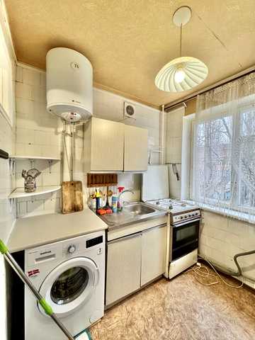 Революції Гідності вул. (Супруна), 5