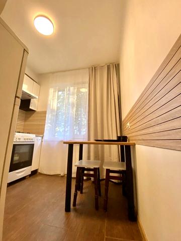 Жмеринська вул., 16