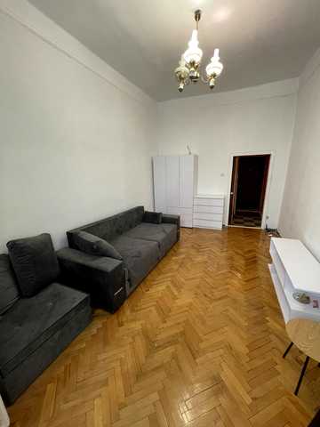 Велика Васильківська вул. (Червоноармійська), 56