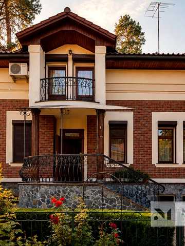 Курортна вул., 9