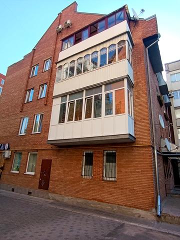 Просвіти бульв., 21