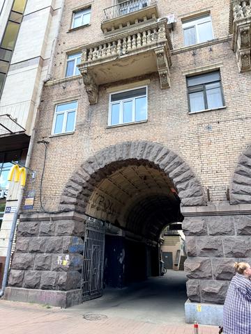 Велика Васильківська вул. (Червоноармійська), 20