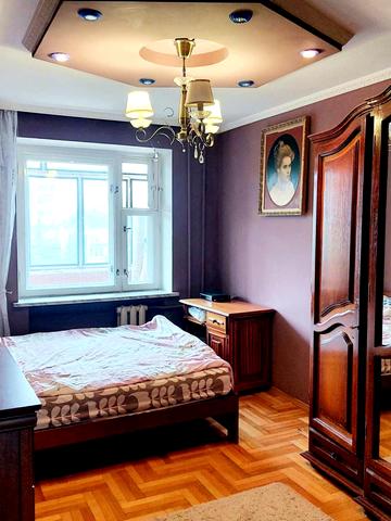 Євгена Патона вул., 6