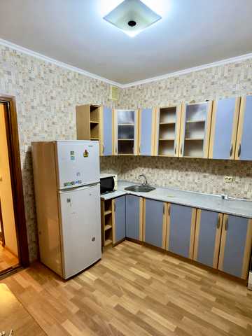 Драгоманова вул., 8
