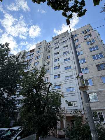 Зої Гайдай вул., 6