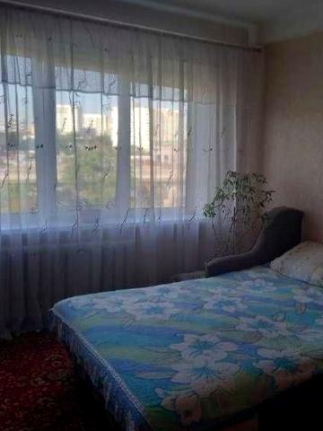 Братиславська вул., 24