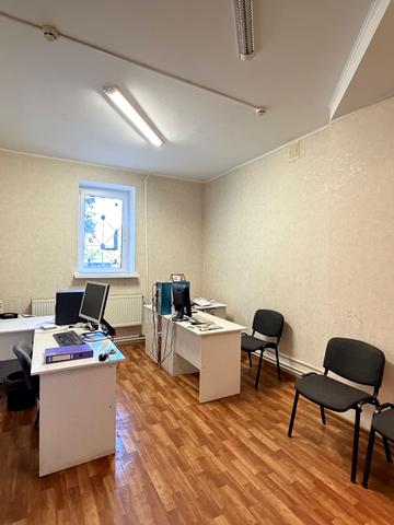 24 Серпня вул., 1б