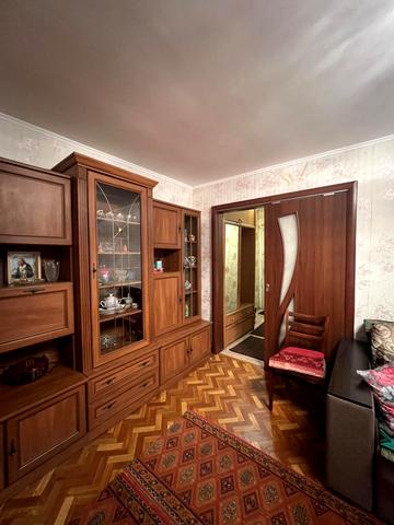 Республіканська вул., 72