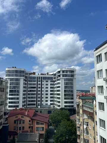 Бельведерська вул., 23