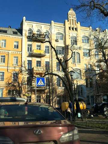 Ярославів Вал вул., 4