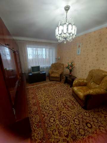 Космонавтів вул., 73-А