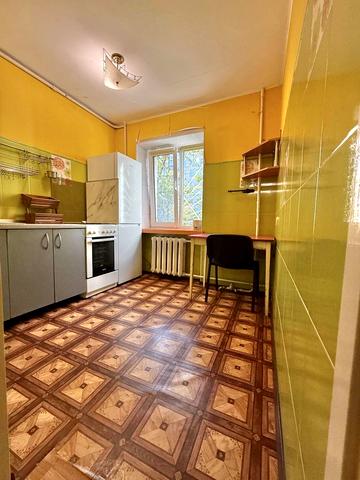 Вінстона Черчилля вул. (Червоноткацька), 20