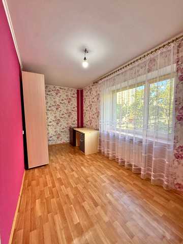 Вінстона Черчилля вул. (Червоноткацька), 20