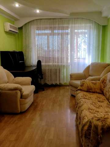 Братиславська вул., 18
