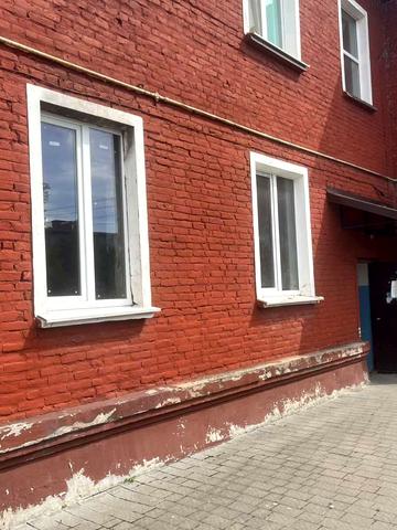 Будівельна вул., 24