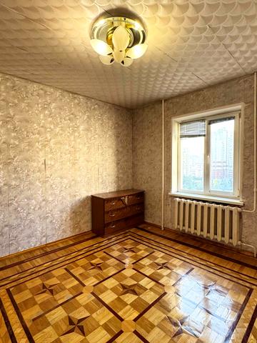 Срібнокільська вул., 8