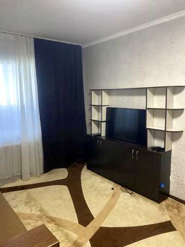 Драгоманова вул., 12