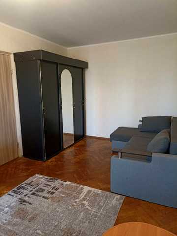 Дарницький бульв., 7
