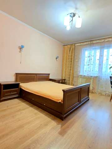 Драгоманова вул., 14