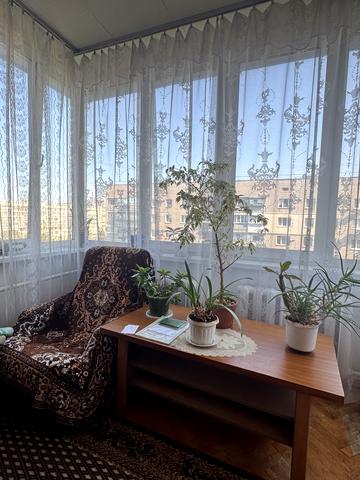 Незалежності бульв. (50 років Жовтня), 10