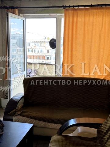 Мілютенка вул., 23