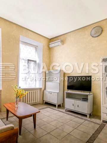 Рейтарська вул., 25