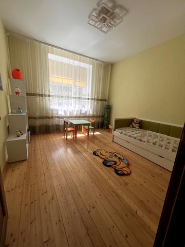 Незалежної України вул. (40 років Радянської України), 80