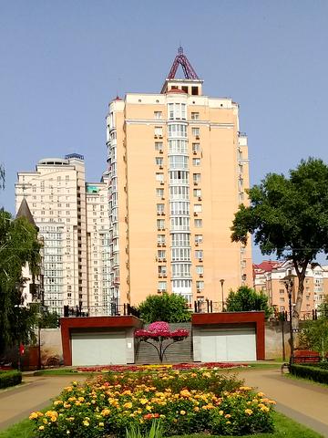 Володимира Івасюка просп. (Героїв Сталінграду), 6-Б