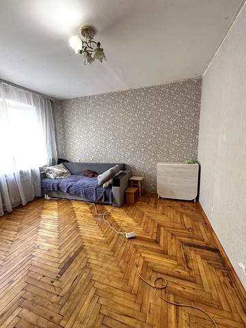 Зубрівська вул., 23