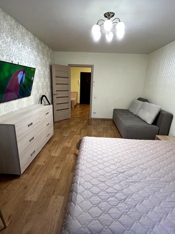 Здолбунівська вул., 13