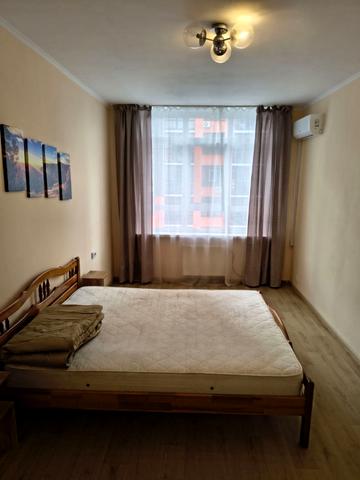 Миколи Гулака вул., Будинок 2