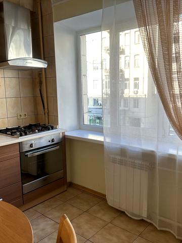 Велика Васильківська вул. (Червоноармійська), 45/17