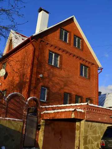 Всесвіту вул., 18