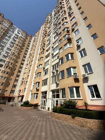Добровольців вул. (Маршала Говорова), 8