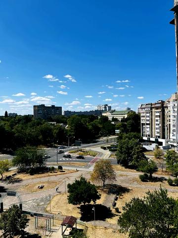 Припортова вул. (Героїв Сталінграда), 46