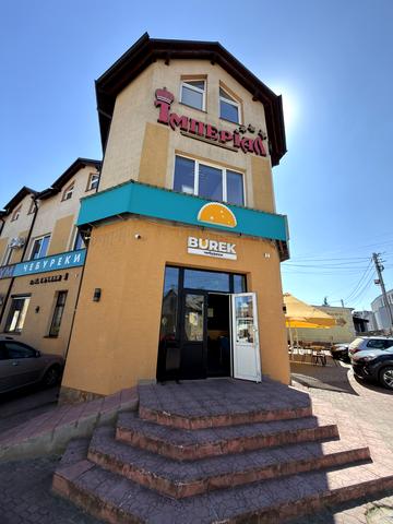 Павла Тичини вул., 1