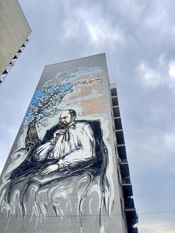 Юності вул., 5