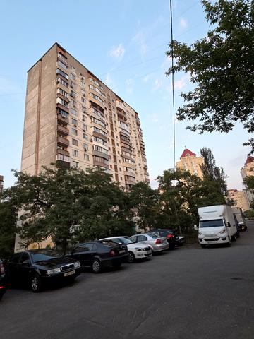 Володимира Івасюка просп. (Героїв Сталінграду), 35