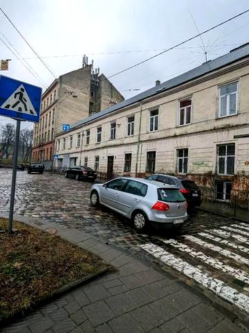 Короля Данила пл., 6