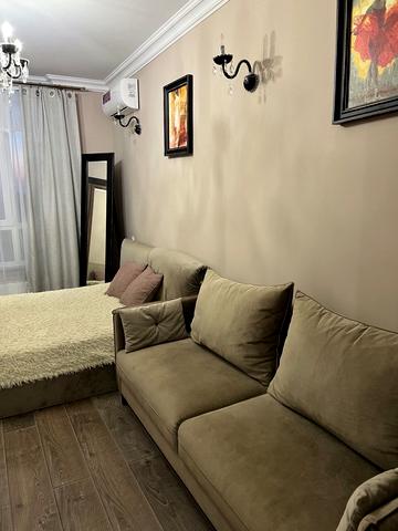 Каховська вул., 56