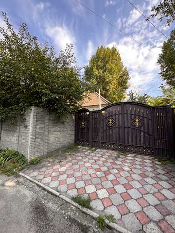 Енергетиків вул., 8