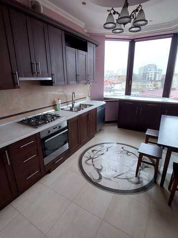 Братів Міхновських вул. (Московська), 37а