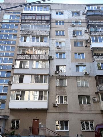 Героїв Прикордонників вул., 4