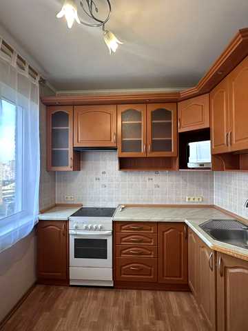 Озерна вул., 24