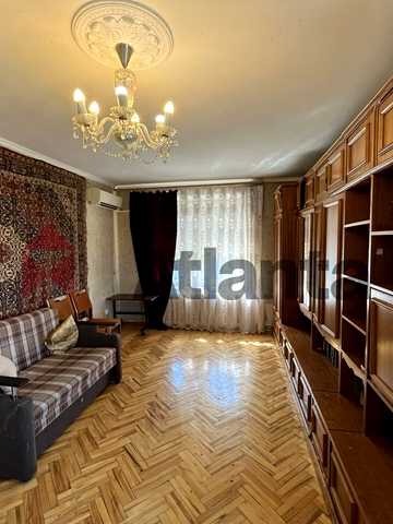 Краснова вул., 12