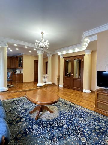 Велика Васильківська вул. (Червоноармійська), 120