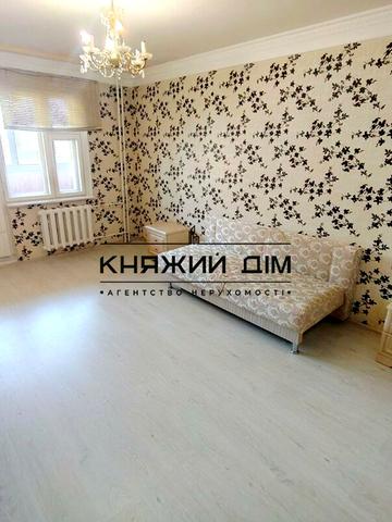 Лариси Руденко вул., 21